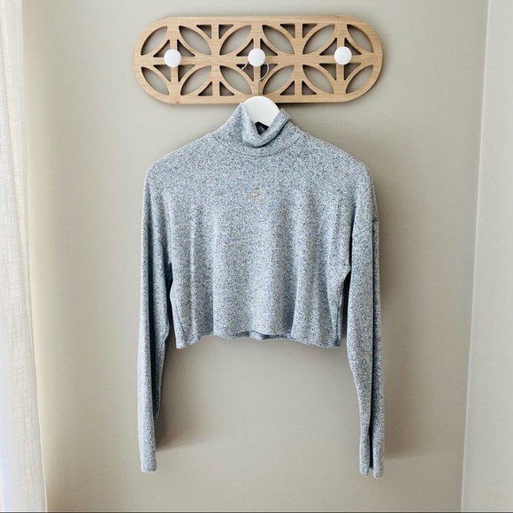 Forever 21 Long Sleeve Crop Top Gray Sz Medium - Picture 1 of 8